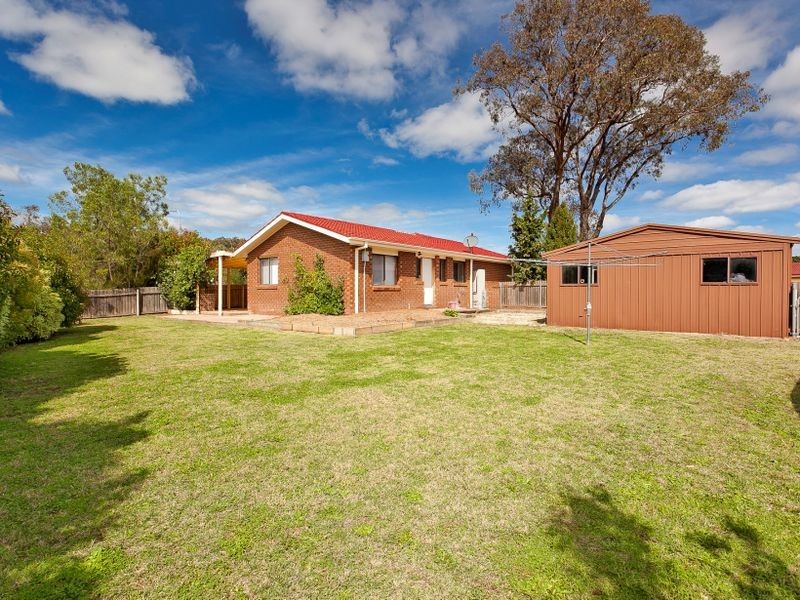 2 Enid Lorimer Circuit, Chisholm ACT 2905