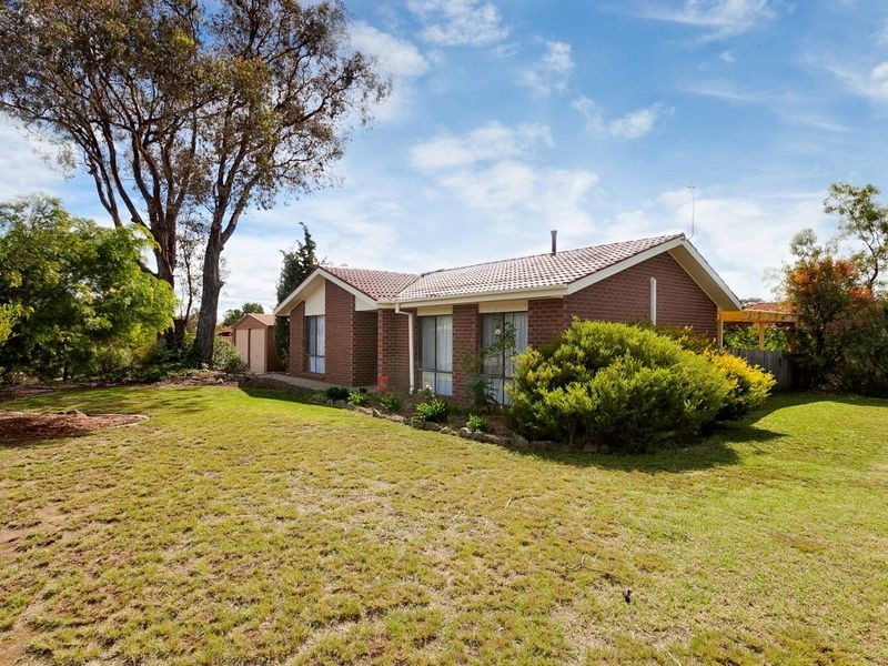 2 Enid Lorimer Circuit, Chisholm ACT 2905