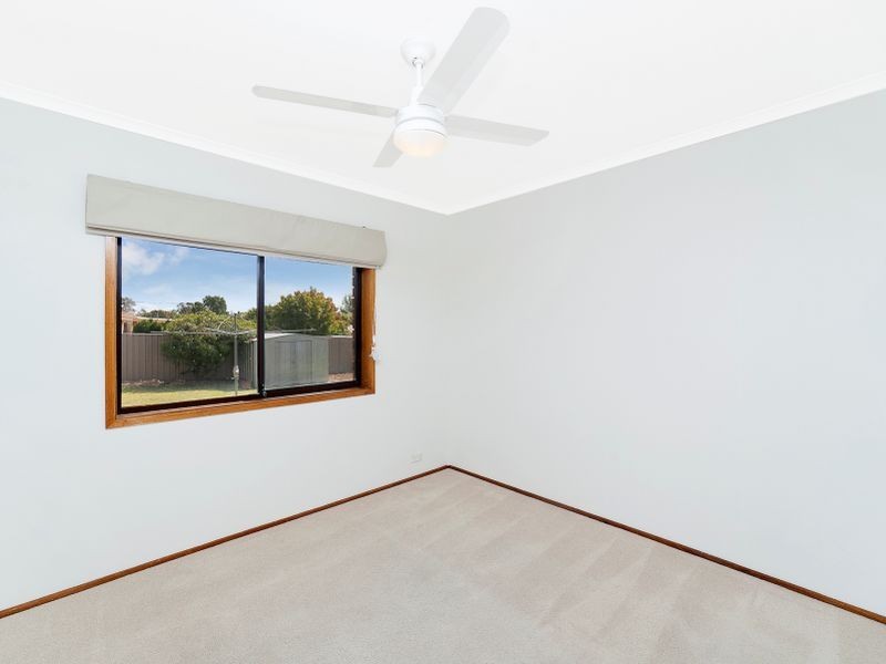 2 Enid Lorimer Circuit, Chisholm ACT 2905