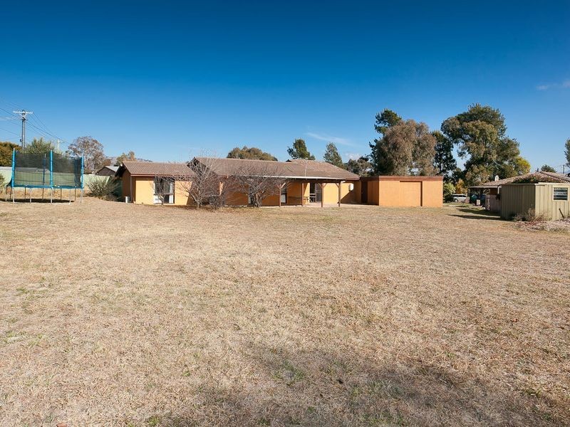 6 Bear Place, Chisholm ACT 2905