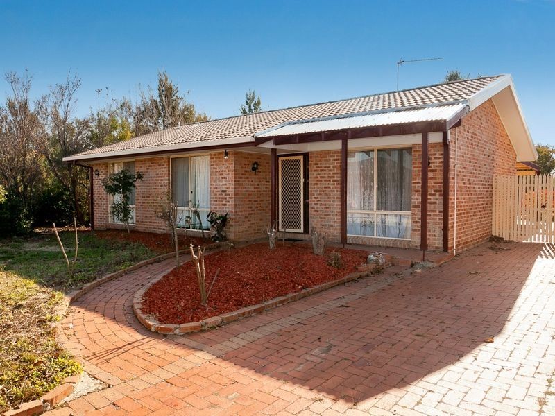 11 Wilhelmi Crescent, Banks ACT 2906