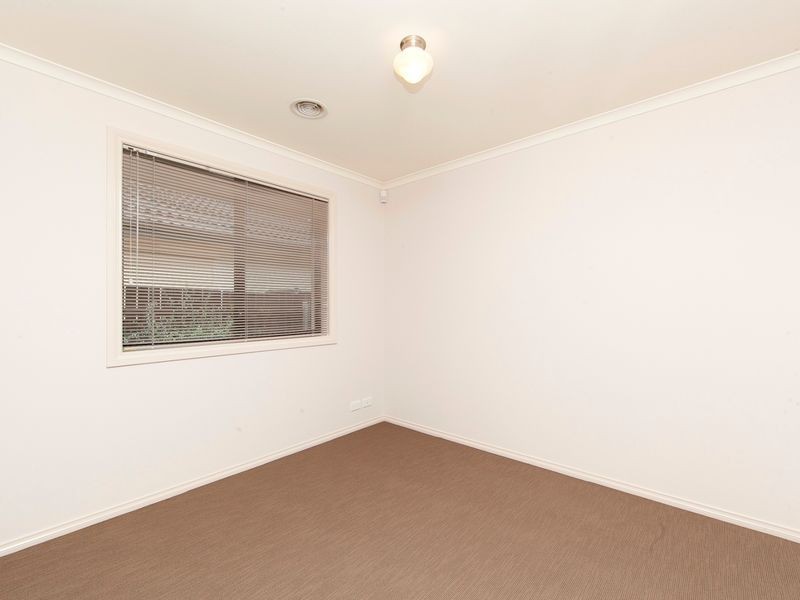 8 Scully Place, Gordon ACT 2906