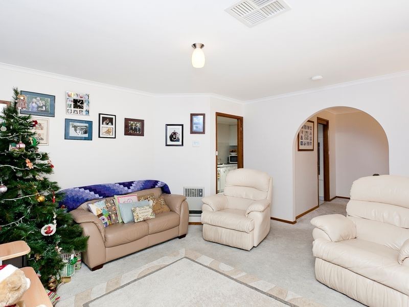 14 Barden Place, Gordon ACT 2906