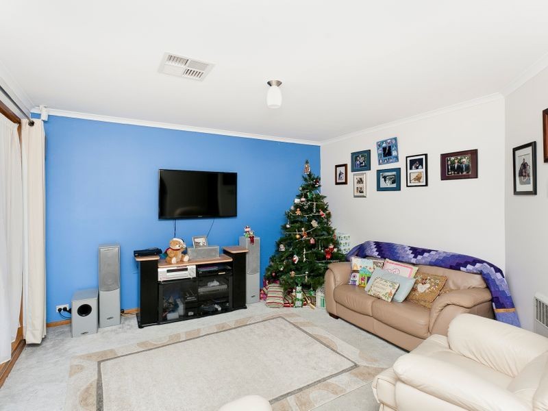 14 Barden Place, Gordon ACT 2906