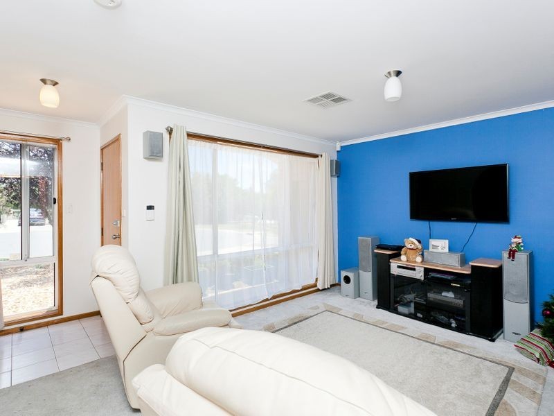 14 Barden Place, Gordon ACT 2906