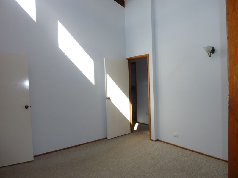 2/8 Clamp Place, Greenway ACT 2900