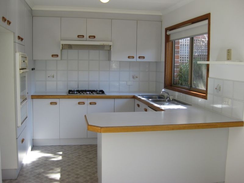 2/8 Clamp Place, Greenway ACT 2900