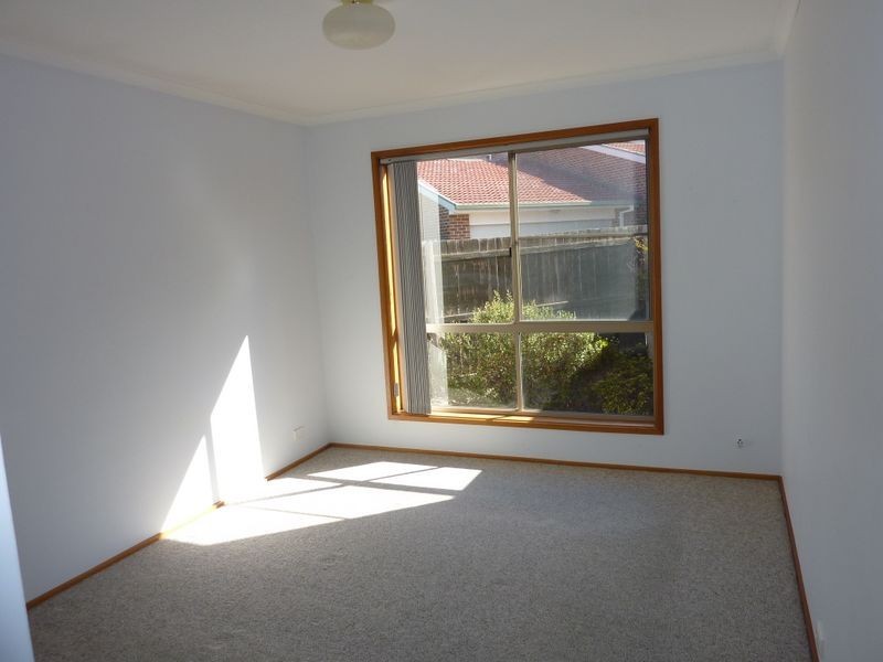 2/8 Clamp Place, Greenway ACT 2900