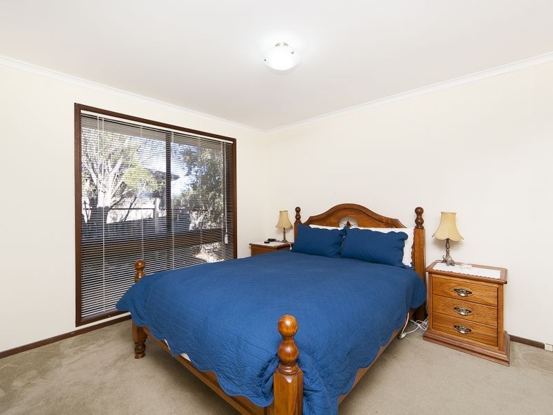 4 Wolfe Place, Gilmore ACT 2905