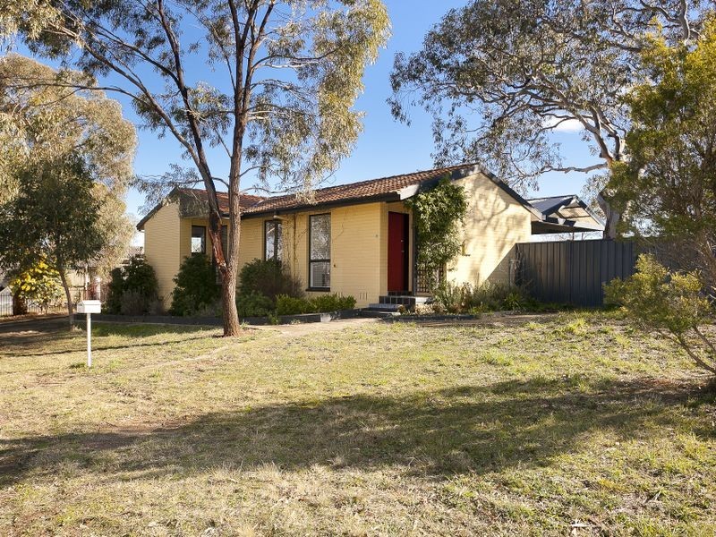 2 McCombie Street, Wanniassa ACT 2903