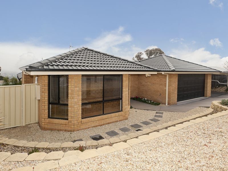6 Olive Pink Crescent, Banks ACT 2906