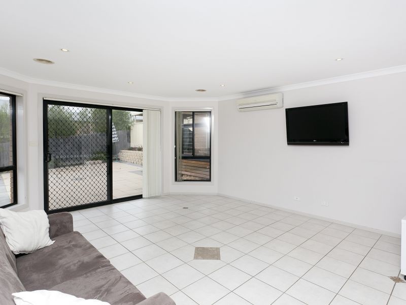6 Olive Pink Crescent, Banks ACT 2906