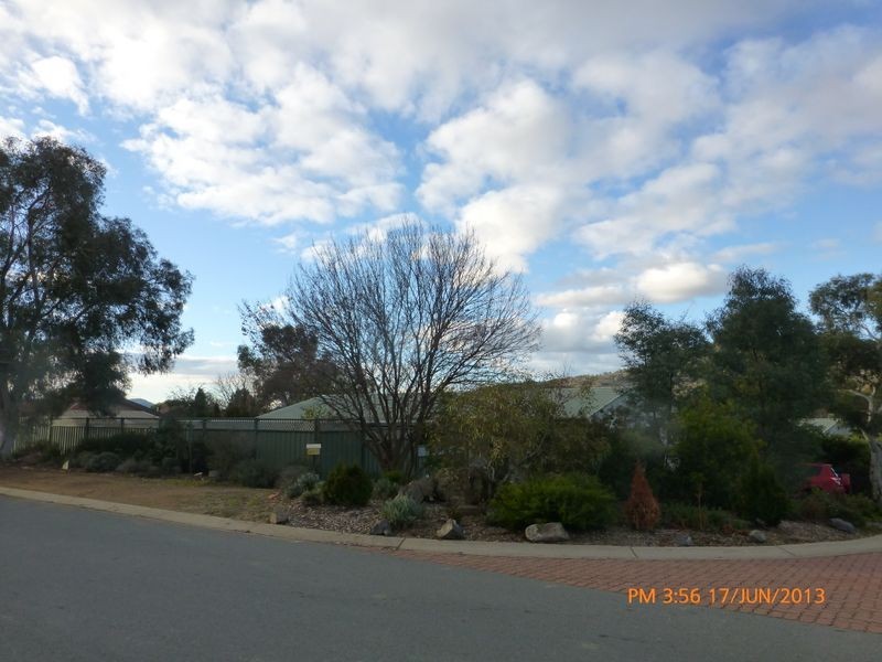 1 Dolan Close, Gordon ACT 2906