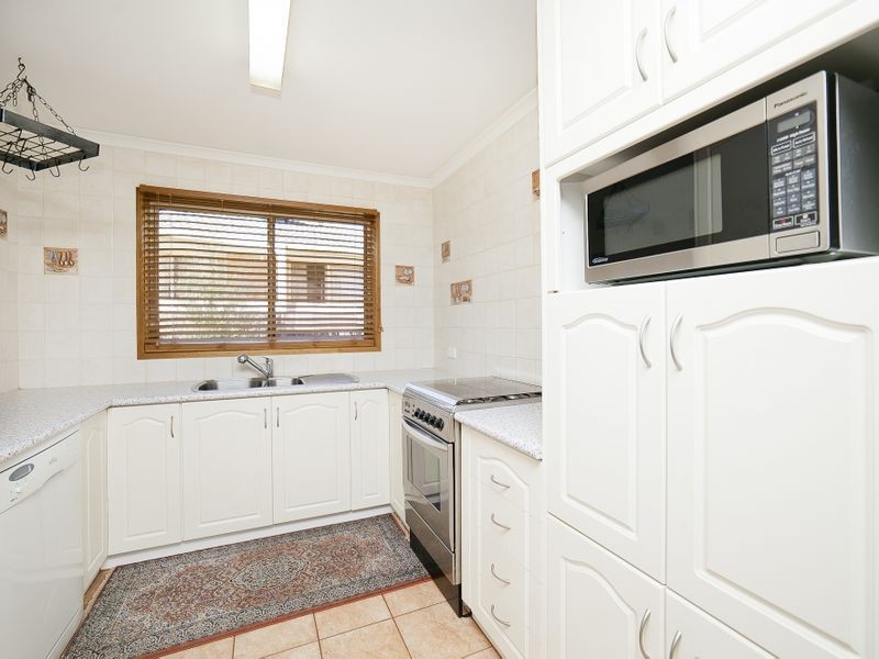 2/2 Donohoe Place, Gordon ACT 2906