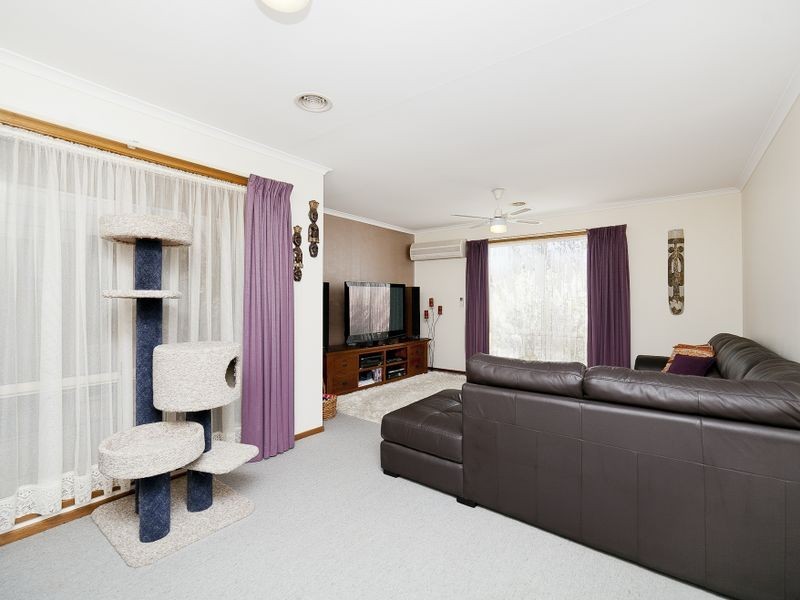 2/2 Donohoe Place, Gordon ACT 2906