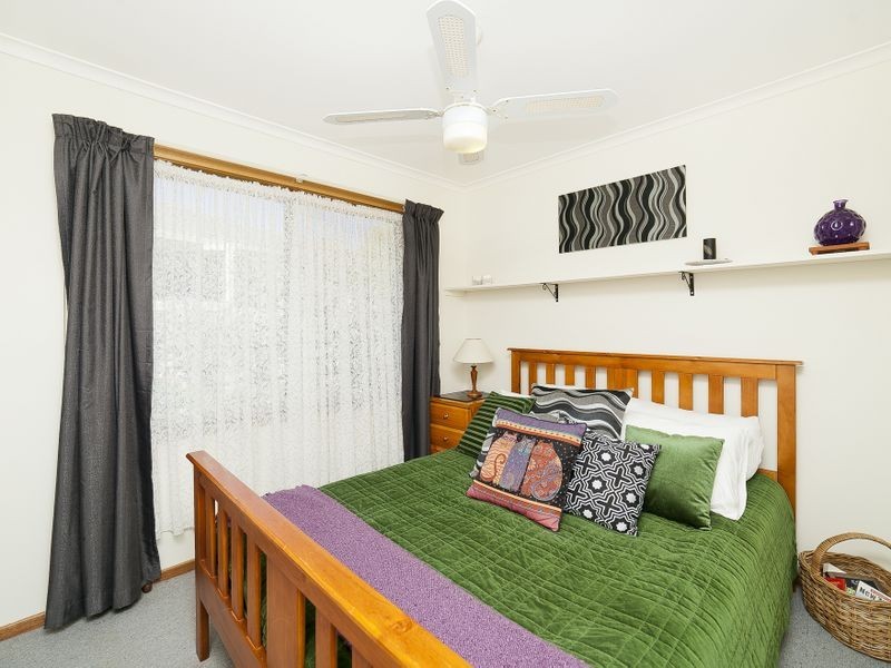 2/2 Donohoe Place, Gordon ACT 2906