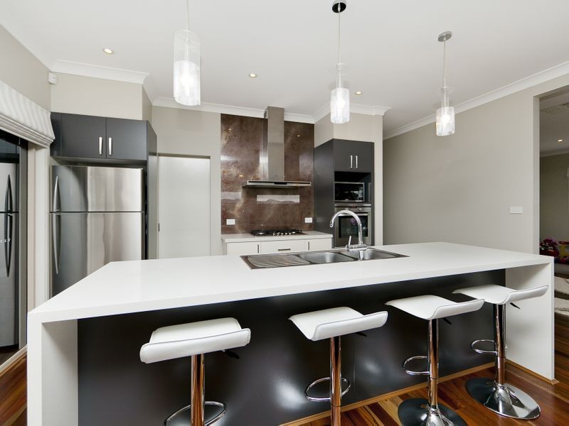 5 Kalang Place, Jerrabomberra NSW 2619