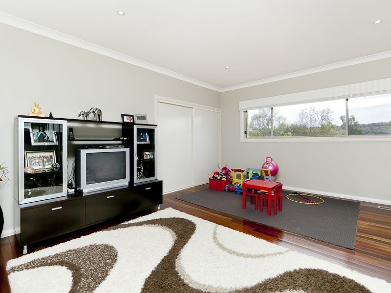 5 Kalang Place, Jerrabomberra NSW 2619