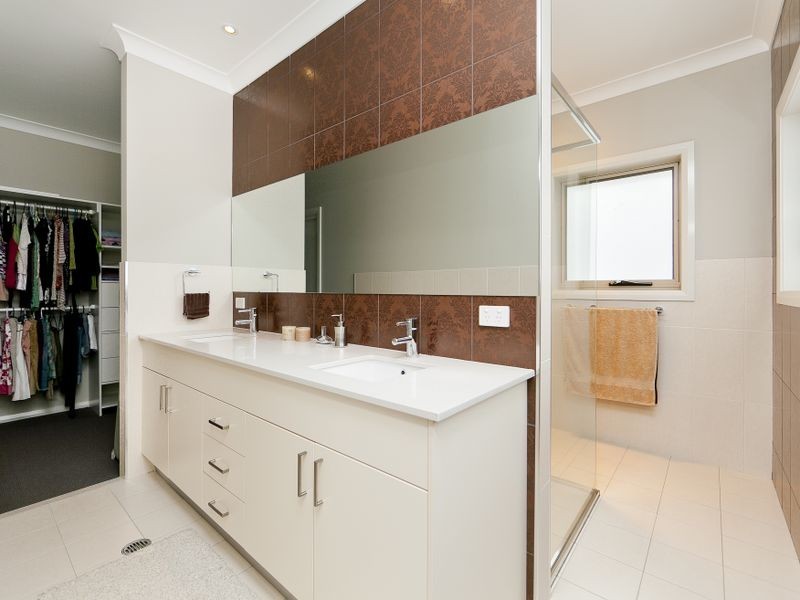 5 Kalang Place, Jerrabomberra NSW 2619