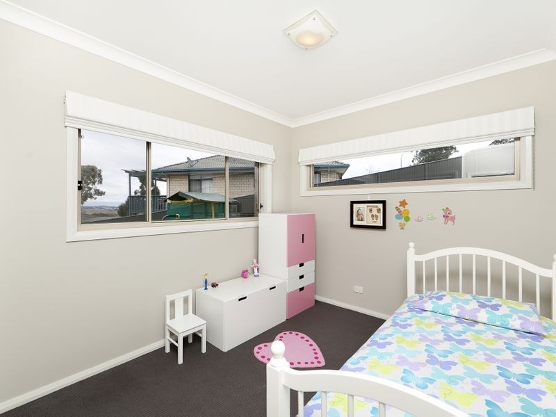 5 Kalang Place, Jerrabomberra NSW 2619