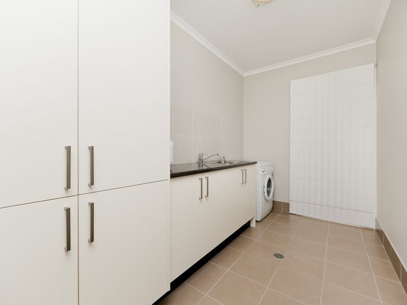 5 Kalang Place, Jerrabomberra NSW 2619