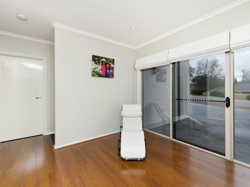 5 Kalang Place, Jerrabomberra NSW 2619