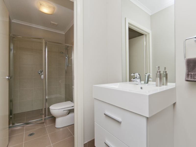 5 Kalang Place, Jerrabomberra NSW 2619