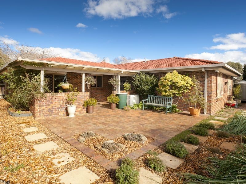 13 Merv Waite Street, Gordon ACT 2906