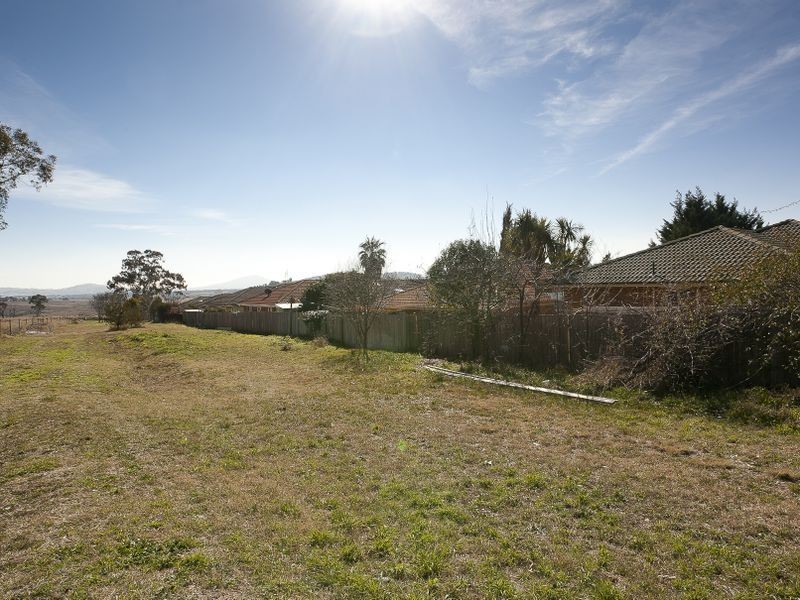 28 Charlton Crescent, Gordon ACT 2906