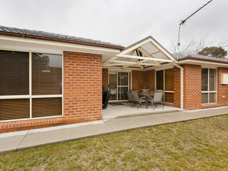 6 Scarfe Close, Gordon ACT 2906
