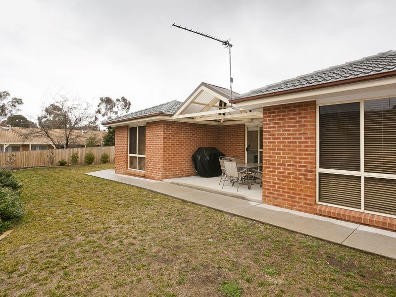6 Scarfe Close, Gordon ACT 2906