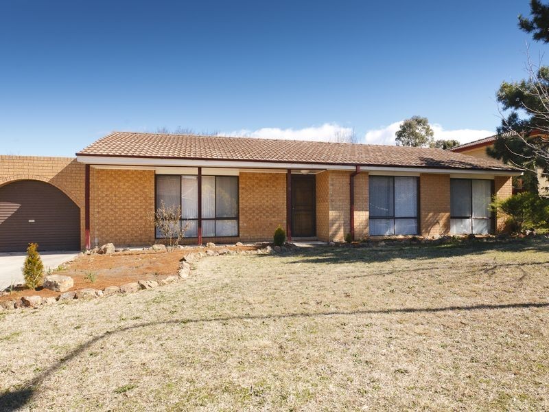 15 Nunan Crescent, Oxley ACT 2903