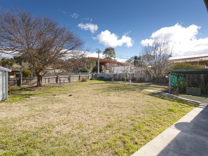 15 Nunan Crescent, Oxley ACT 2903