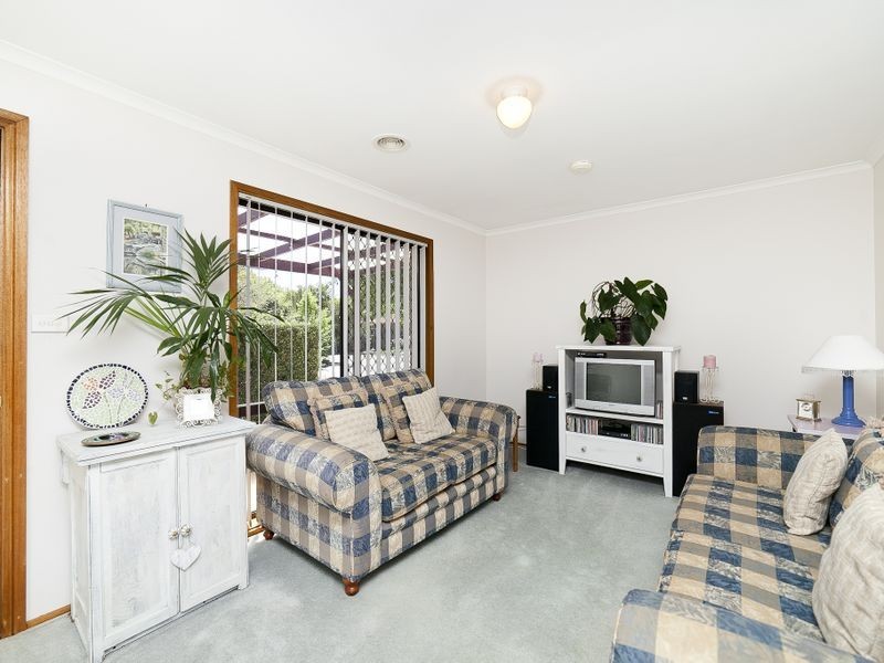 32 Saggers Close, Gordon ACT 2906
