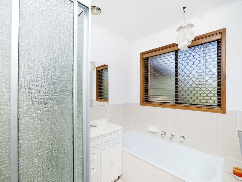 32 Saggers Close, Gordon ACT 2906