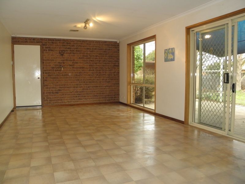 13 Bottrill Crescent, Bonython ACT 2905