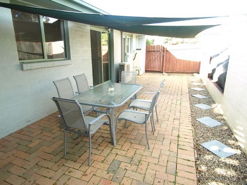 4/4 Redwood Avenue, Jerrabomberra NSW 2619