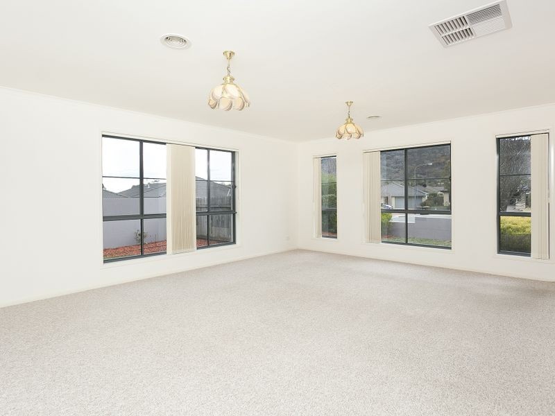 13 Llewellyn Loop, Conder ACT 2906