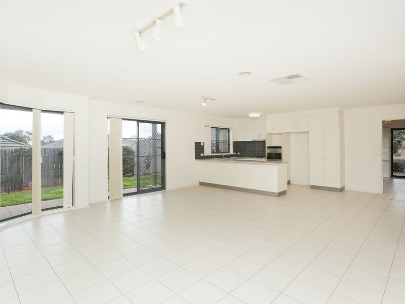 13 Llewellyn Loop, Conder ACT 2906