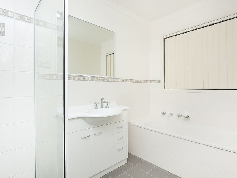 13 Llewellyn Loop, Conder ACT 2906