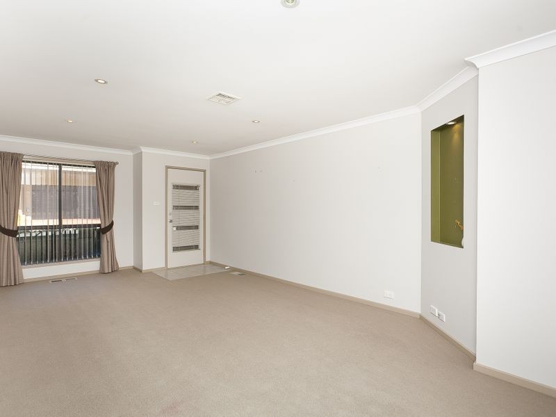 8/70 Hurtle Avenue, Bonython ACT 2905