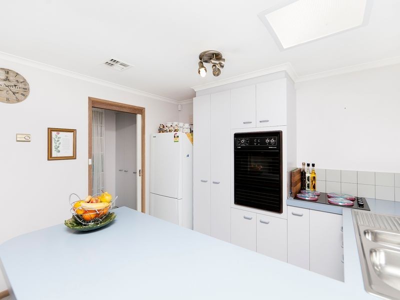 2 Downward Place, Kambah ACT 2902