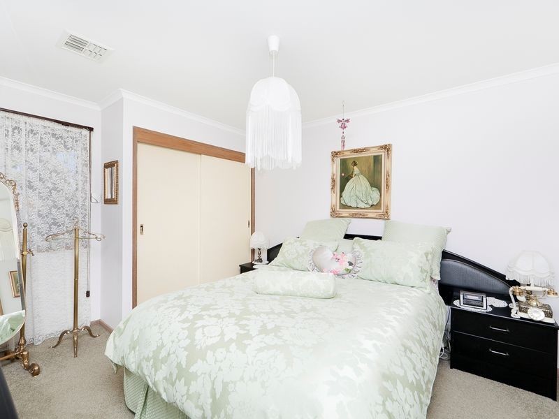 2 Downward Place, Kambah ACT 2902