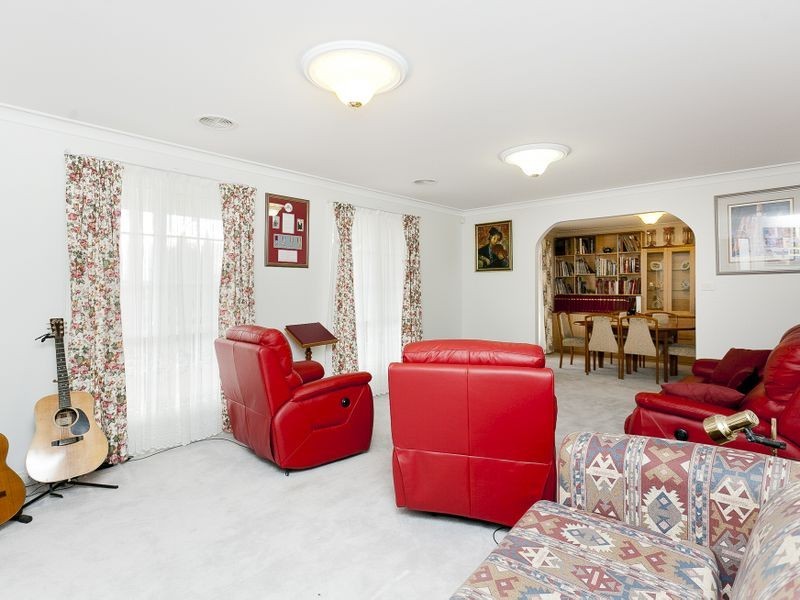 27 Loureiro Street, Conder ACT 2906