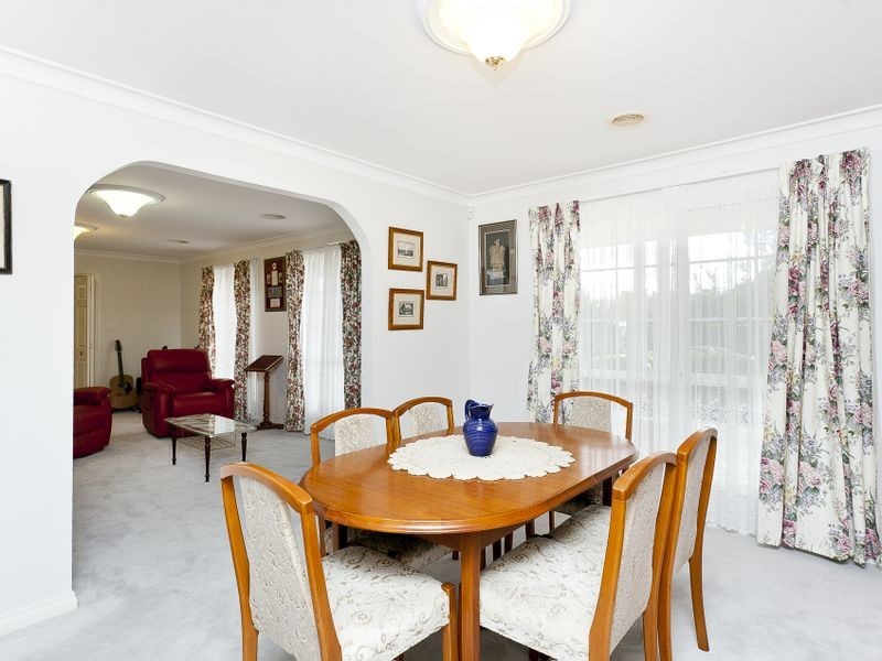 27 Loureiro Street, Conder ACT 2906