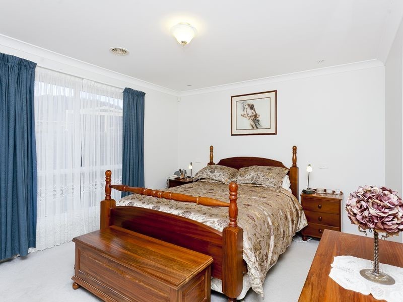 27 Loureiro Street, Conder ACT 2906