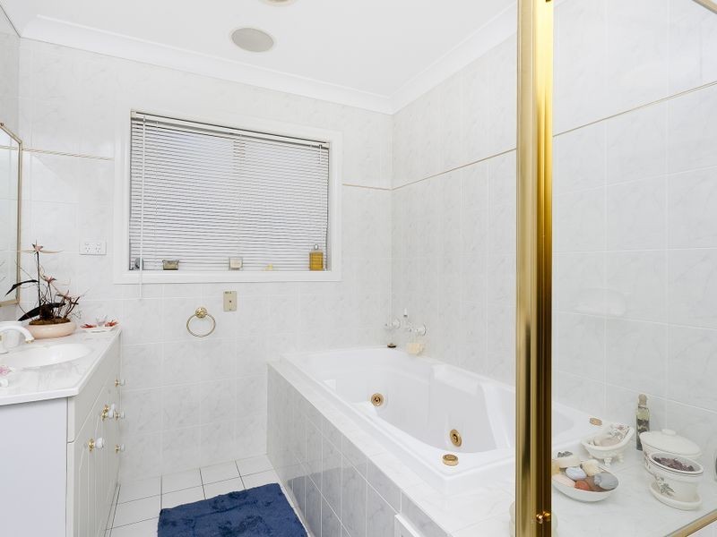 27 Loureiro Street, Conder ACT 2906