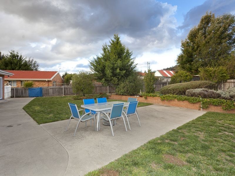 27 Loureiro Street, Conder ACT 2906