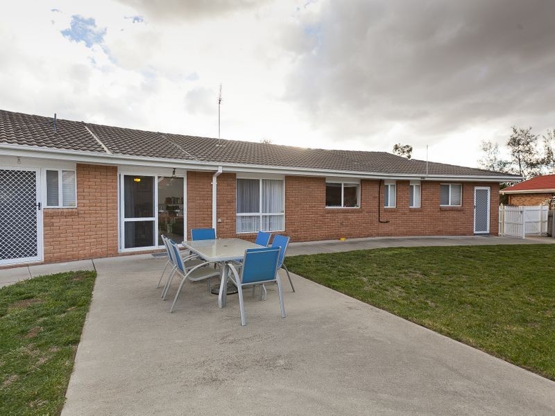 27 Loureiro Street, Conder ACT 2906