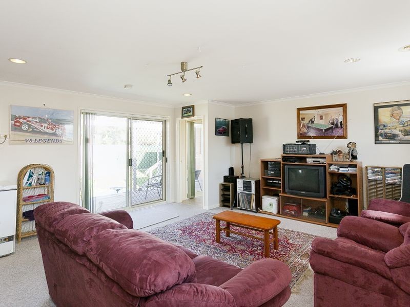 10 Yambina Crescent, Waramanga ACT 2611